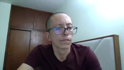 fonzi_flores online show from 28, 9, 2025