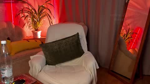     online show from 22, 10, 2025