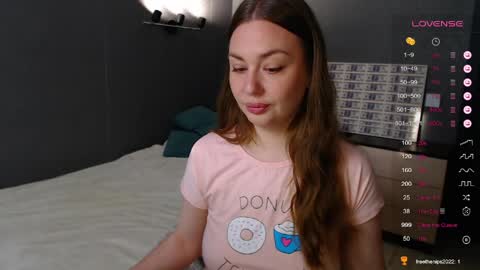Snapshot of foreversmileme chatting on 25, 4, 2026 Julia online show from 25, 4, 2026