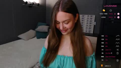 Snapshot of foreversmileme chatting on 13, 5, 2026 Julia online show from 13, 5, 2026