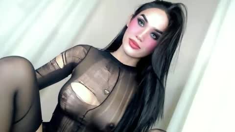 KHATRINA STACIE MARIE online show from 27, 5, 2026