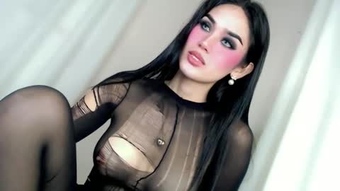 KHATRINA STACIE MARIE online show from 27, 5, 2026