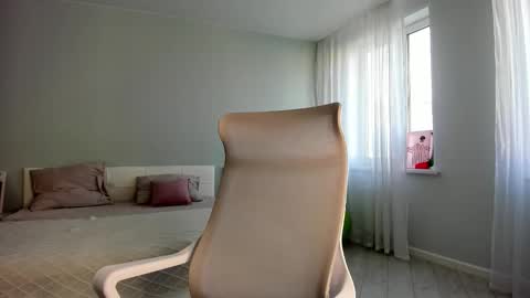 Snapshot of fox_beauty chatting on 10, 9, 2025 Kira online show from 10, 9, 2025