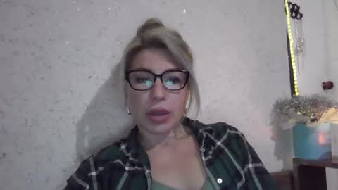 Snapshot of fox_red_lady7 chatting on 14, 1, 2026 fox_red_lady7 online show from 14, 1, 2026