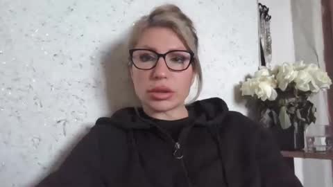 Snapshot of fox_red_lady7 chatting on 2, 2, 2026 fox_red_lady7 online show from 2, 2, 2026