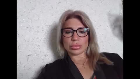 fox_red_lady7 online show from 6, 4, 2026