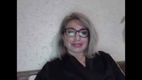 fox_red_lady7 online show from 12, 4, 2026