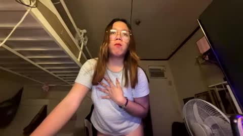 Snapshot of foxieeealona chatting on 30, 4, 2026 Alicia Baby online show from 30, 4, 2026