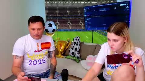 Snapshot of foxunion chatting on 21, 6, 2026 We are a couple Leo and Sofiayou are always welcome here online show from 21, 6, 2026