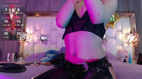 Snapshot of foxxy_dolce chatting on 25, 11, 2025 Foxxy online show from 25, 11, 2025