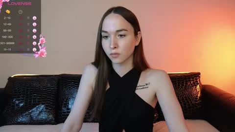 Snapshot of foxxy_girl_ chatting on 20, 9, 2025 andice online show from 20, 9, 2025