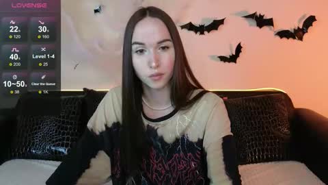 Snapshot of foxxy_girl_ chatting on 29, 10, 2025 andice online show from 29, 10, 2025