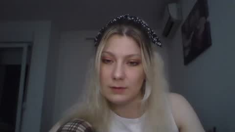 foxy_bright online show from 24, 3, 2026