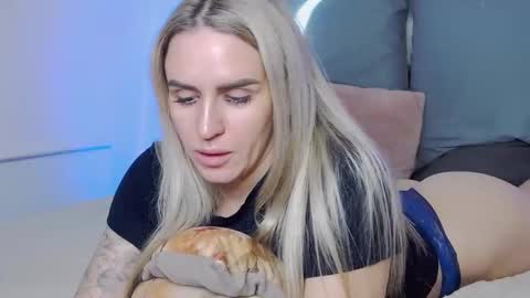 Snapshot of foxy_kimmi chatting on 18, 1, 2026 Foxy Kimmi online show from 18, 1, 2026