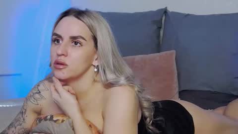 Snapshot of foxy_kimmi chatting on 27, 2, 2026 Foxy Kimmi online show from 27, 2, 2026