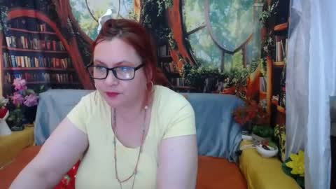 Snapshot of foxydesiree chatting on 14, 6, 2026 foxydesiree online show from 14, 6, 2026