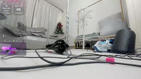 Snapshot of foxyiyi chatting on 21, 12, 2025 yiyi online show from 21, 12, 2025