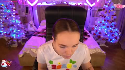 Snapshot of foxyshyyy chatting on 4, 1, 2025 Inna  online show from 4, 1, 2025