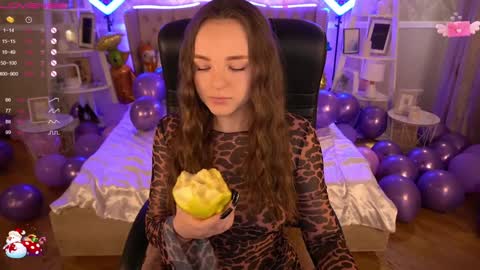 Snapshot of foxyshyyy chatting on 12, 1, 2025 Inna  online show from 12, 1, 2025