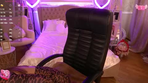 Snapshot of foxyshyyy chatting on 8, 3, 2025 Inna  online show from 8, 3, 2025