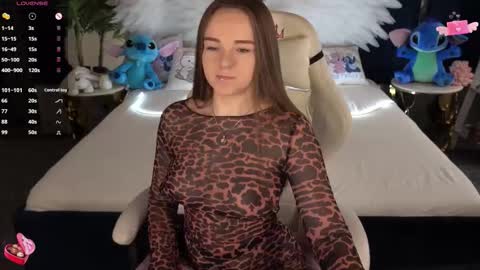 Snapshot of foxyshyyy chatting on 3, 10, 2025 Inna  online show from 3, 10, 2025