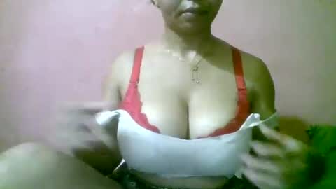 Snapshot of fracisca2204 chatting on 14, 3, 2026 fracisca2204 online show from 14, 3, 2026