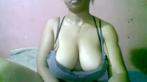 Snapshot of fracisca2204 chatting on 19, 3, 2026 fracisca2204 online show from 19, 3, 2026