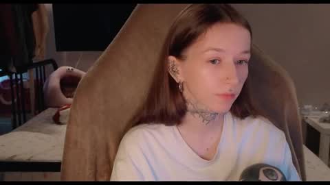 fran_bow online show from 9, 5, 2026