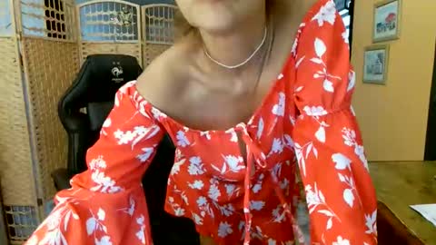 Snapshot of francelune chatting on 21, 4, 2026 francelune online show from 21, 4, 2026