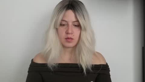 Francesca online show from 5, 11, 2025