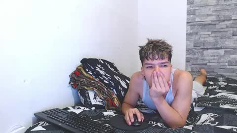Snapshot of francesco_spank chatting on 24, 2, 2025 FRANCESCO online show from 24, 2, 2025
