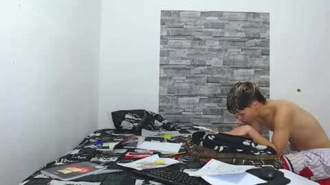 Snapshot of francesco_spank chatting on 28, 2, 2025 FRANCESCO online show from 28, 2, 2025