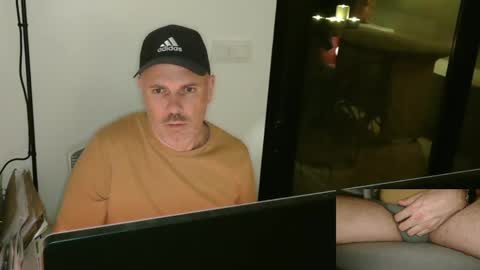 Snapshot of francescoes chatting on 8, 1, 2025 francescoes online show from 8, 1, 2025