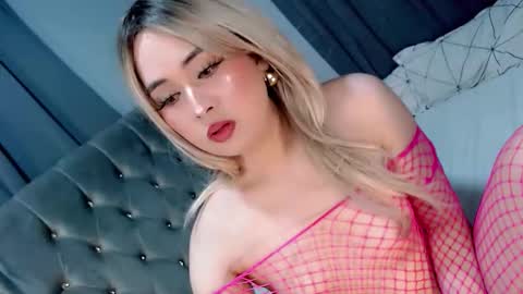 LOVE online show from 9, 5, 2026