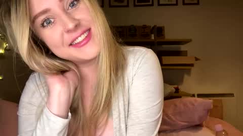 Snapshot of francis_digby chatting on 5, 3, 2025 Francis Digby online show from 5, 3, 2025