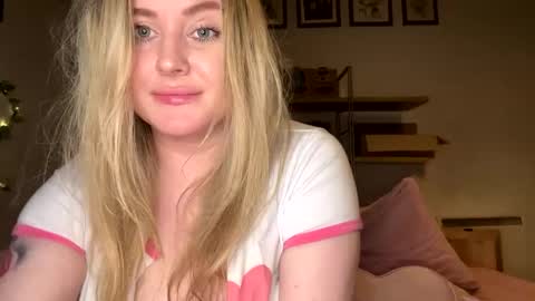 Snapshot of francis_digby chatting on 8, 3, 2025 Francis Digby online show from 8, 3, 2025