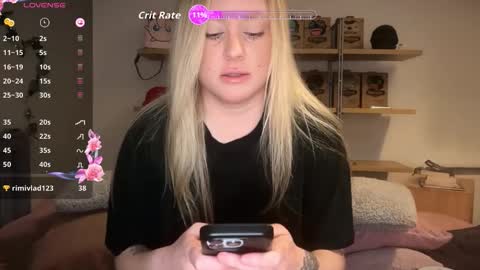 Snapshot of francis_digby chatting on 9, 10, 2025 Francis Digby online show from 9, 10, 2025