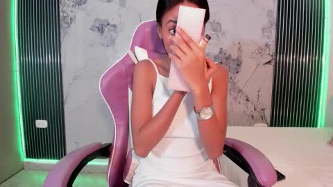 Snapshot of francis_leams chatting on 12, 2, 2026 Laura online show from 12, 2, 2026