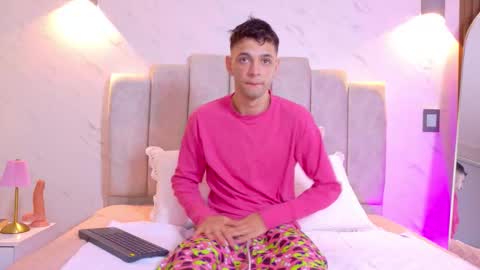 Snapshot of franco_boys chatting on 10, 10, 2025 Franco online show from 10, 10, 2025