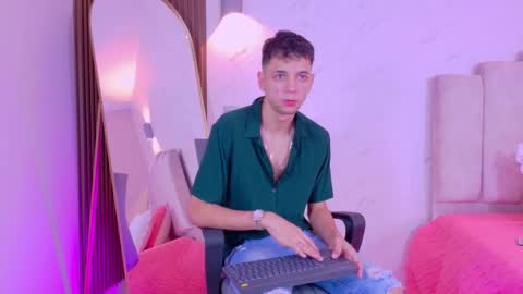 Snapshot of franco_boys chatting on 5, 11, 2025 Franco online show from 5, 11, 2025