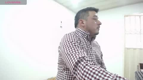 Snapshot of francoisroy chatting on 29, 4, 2026 Juan online show from 29, 4, 2026