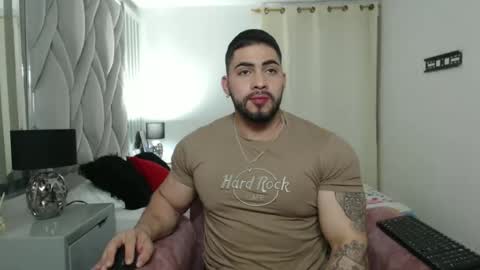 Snapshot of frank_foxx1 chatting on 23, 10, 2025 frank_foxx1 online show from 23, 10, 2025