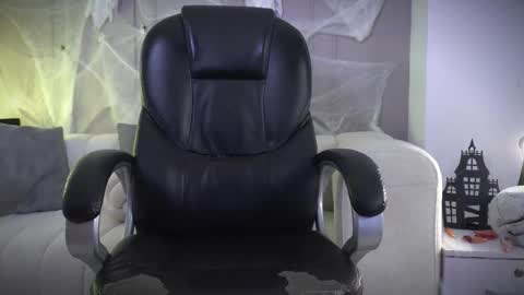 Frank Farrell. Hey remember to give me a thumbs up Ty online show from 2, 11, 2025