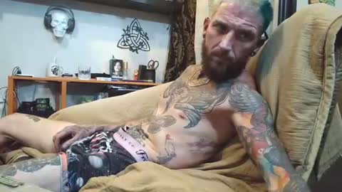 Snapshot of frankiedray chatting on 19, 6, 2026 Frankie DRay LikeFollowShareBuild online show from 19, 6, 2026