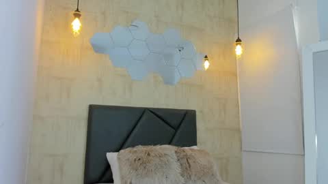 Fransheska online show from 28, 2, 2025