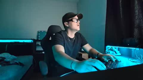 Snapshot of franzua2_0 chatting on 21, 10, 2025 franzua2_0 online show from 21, 10, 2025