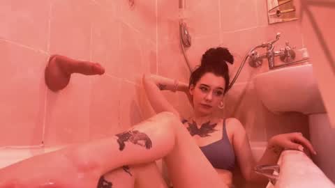 Snapshot of frau_basted chatting on 10, 1, 2025 mistress Bastet and mintcola online show from 10, 1, 2025