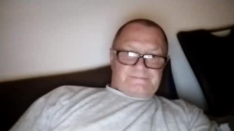 Snapshot of frauenfeind1 chatting on 18, 9, 2025 Wolfi online show from 18, 9, 2025