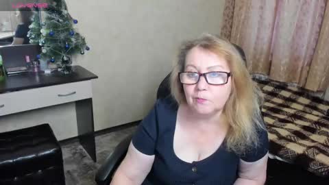 Snapshot of fraumartha chatting on 24, 12, 2024 FrauMartha online show from 24, 12, 2024
