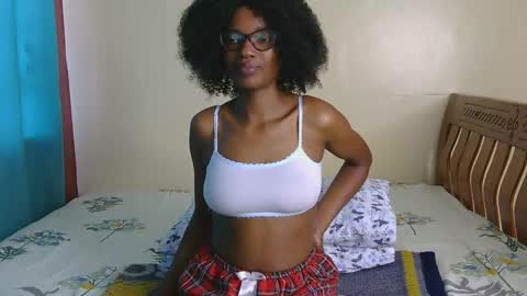 Nessa-Independent model online show from 9, 12, 2024